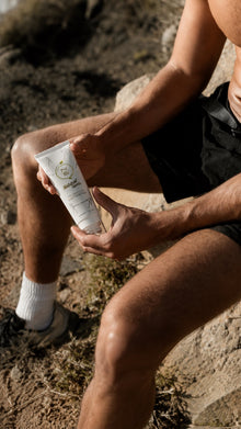 Deportista usando Natural Sports después de la actividad física